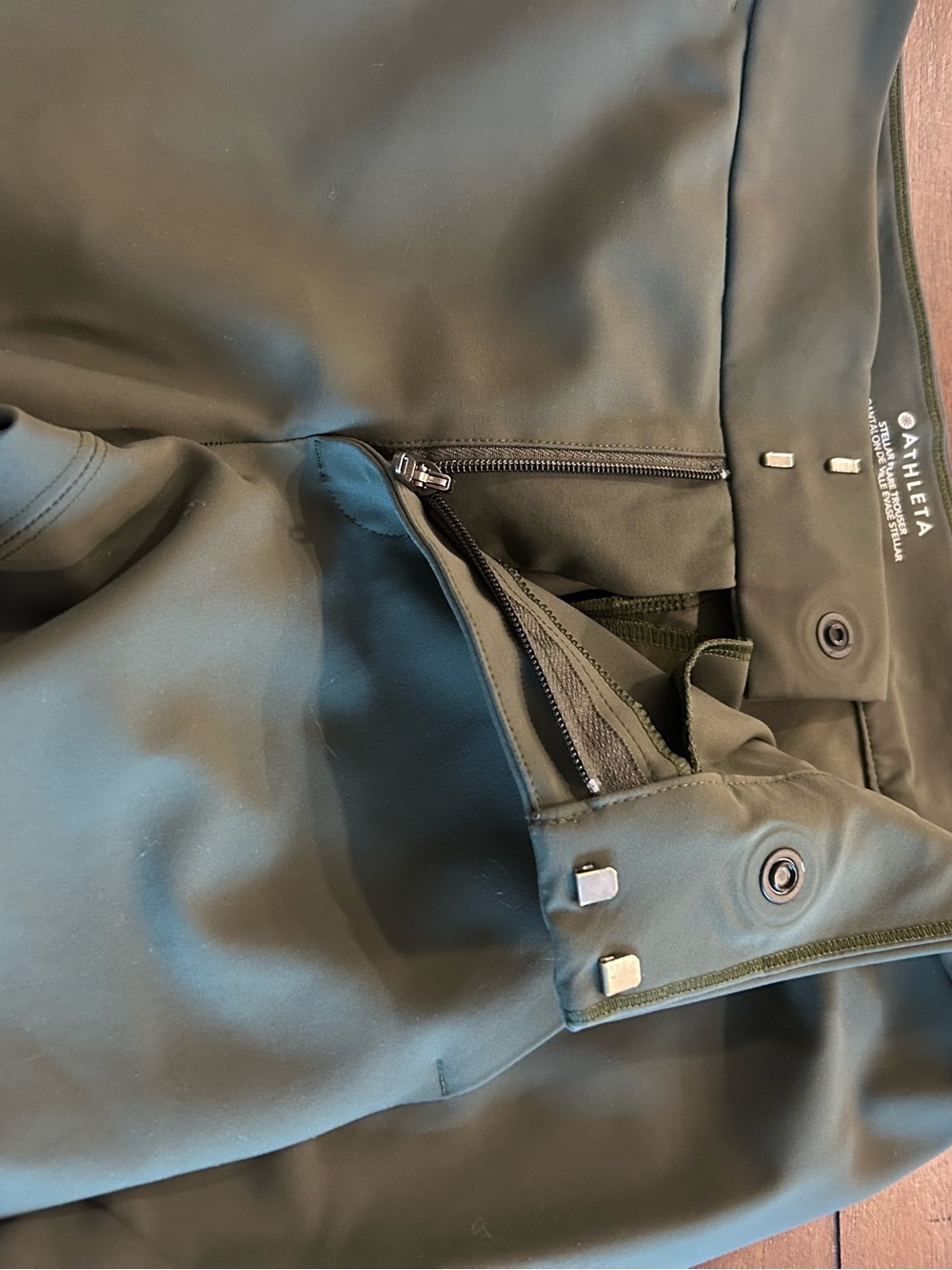Athleta Stellar Flare Trouser Size 6 Petite Olive Green - Picture 11 of 15